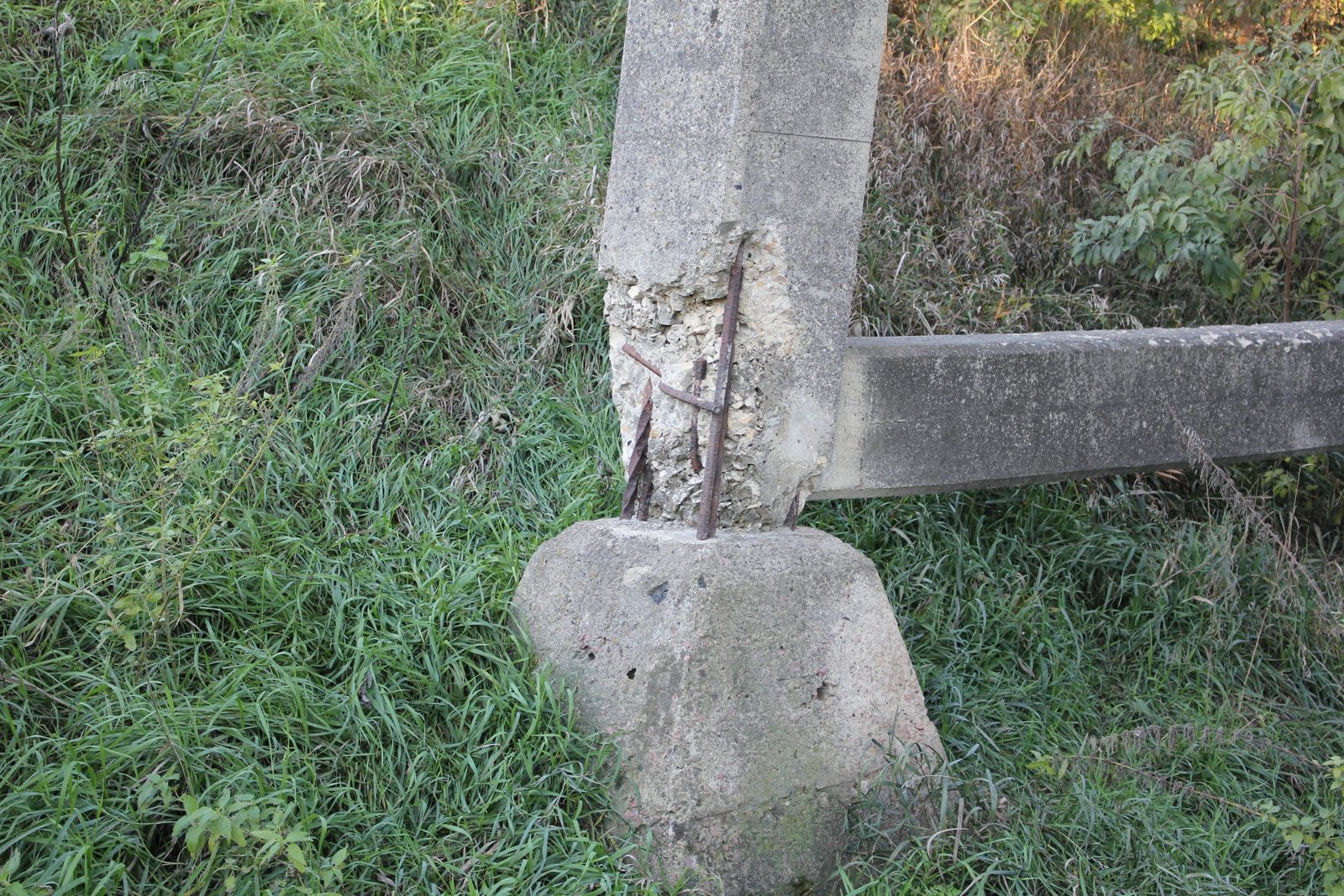 Bent footing